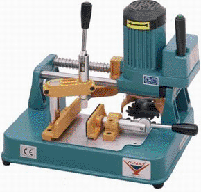 YILMAZ-KМ 212 Станок для обработки торцов импоста. Настольный, механическая подача фрезы.